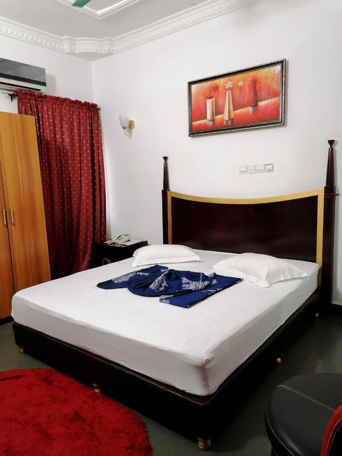 Hotel Residence Jeanne D'Arc Cotonou Eksteriør billede