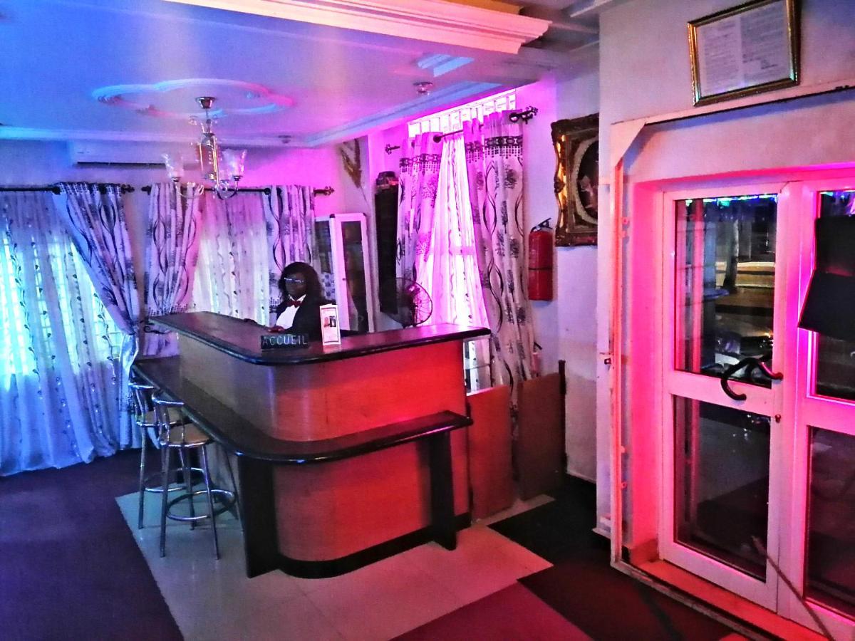Hotel Residence Jeanne D'Arc Cotonou Eksteriør billede