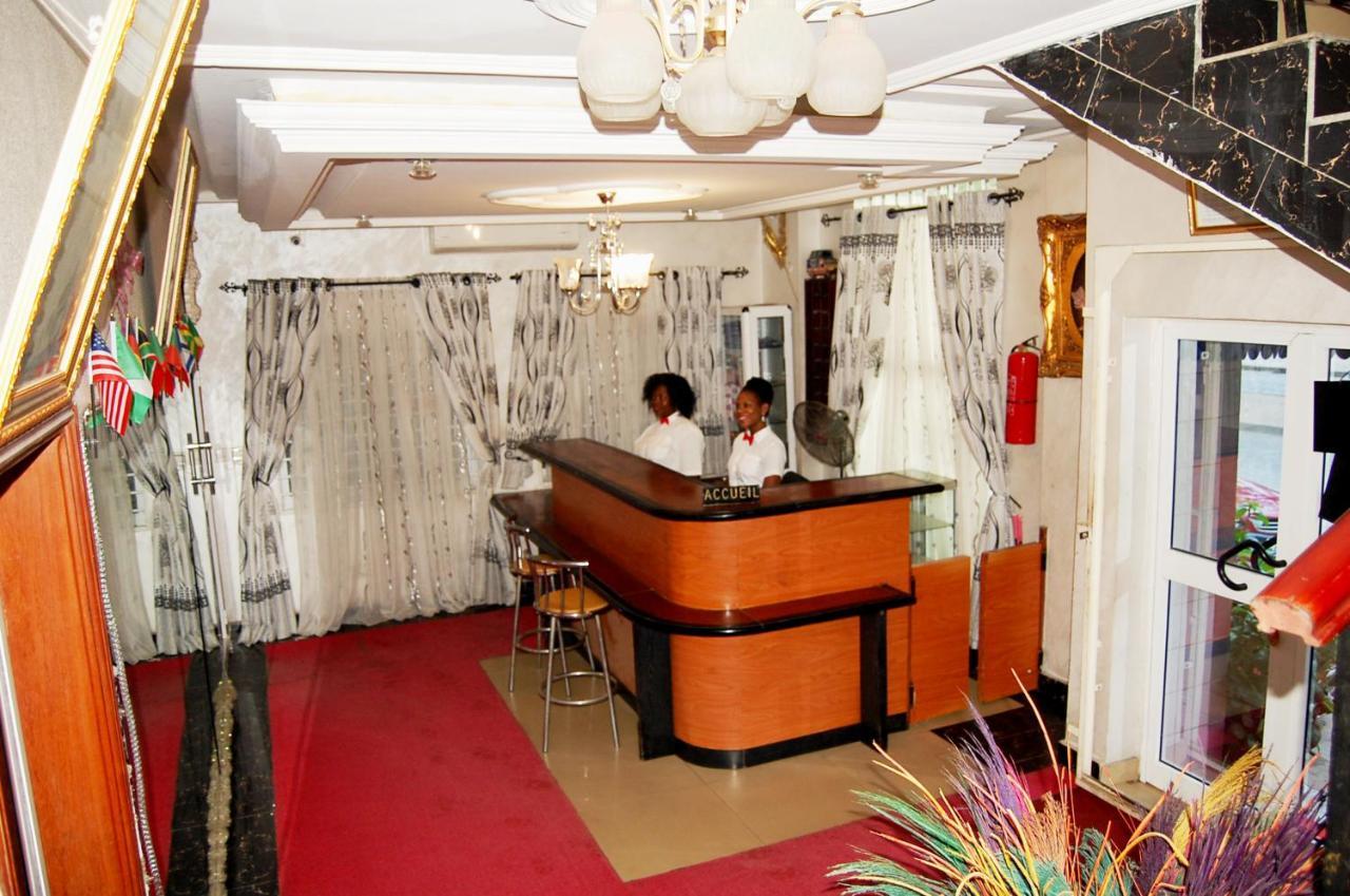 Hotel Residence Jeanne D'Arc Cotonou Eksteriør billede