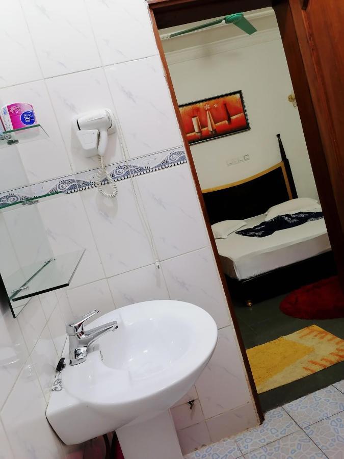 Hotel Residence Jeanne D'Arc Cotonou Eksteriør billede