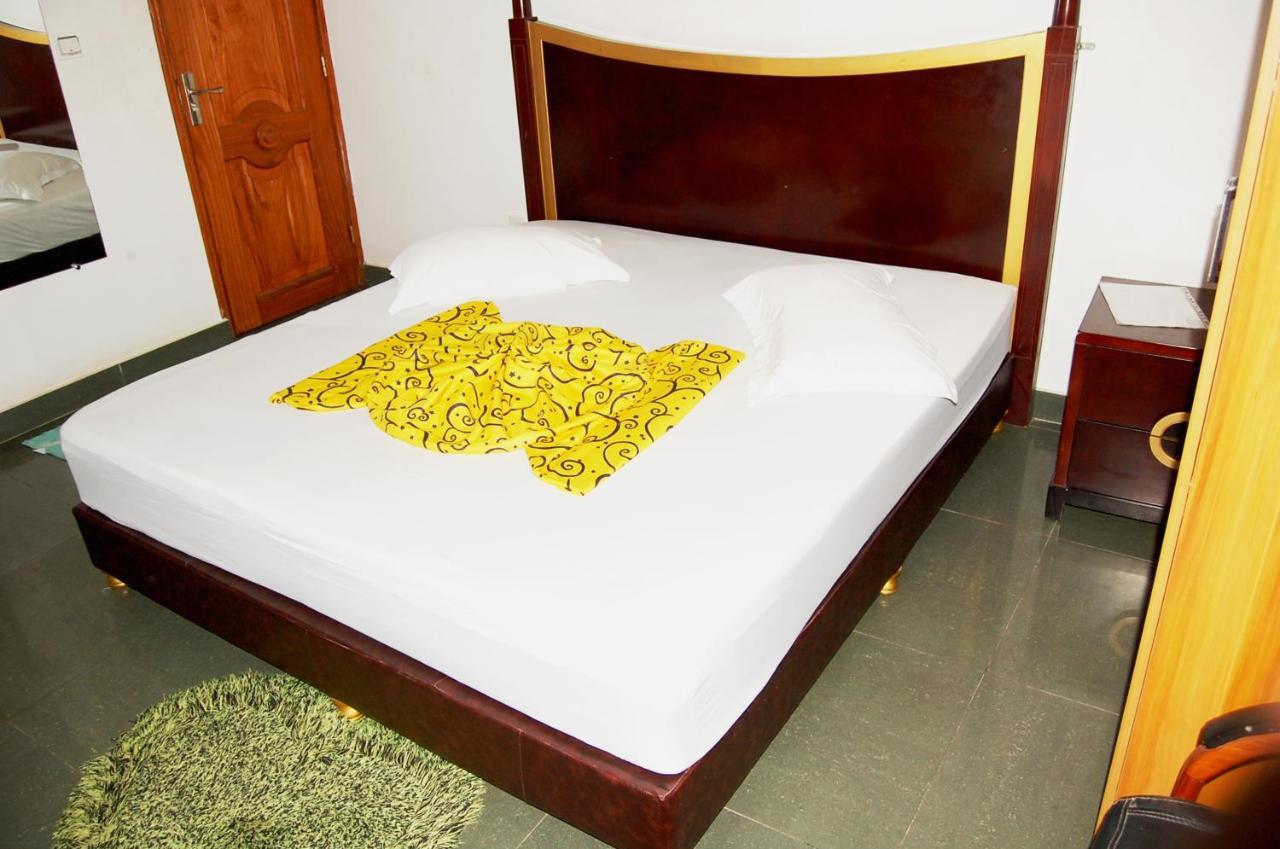 Hotel Residence Jeanne D'Arc Cotonou Eksteriør billede