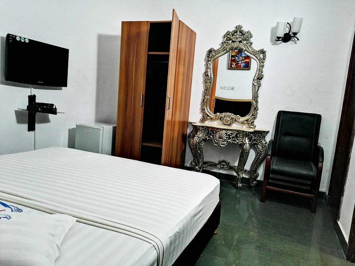 Hotel Residence Jeanne D'Arc Cotonou Eksteriør billede