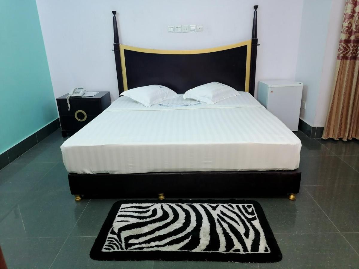 Hotel Residence Jeanne D'Arc Cotonou Eksteriør billede